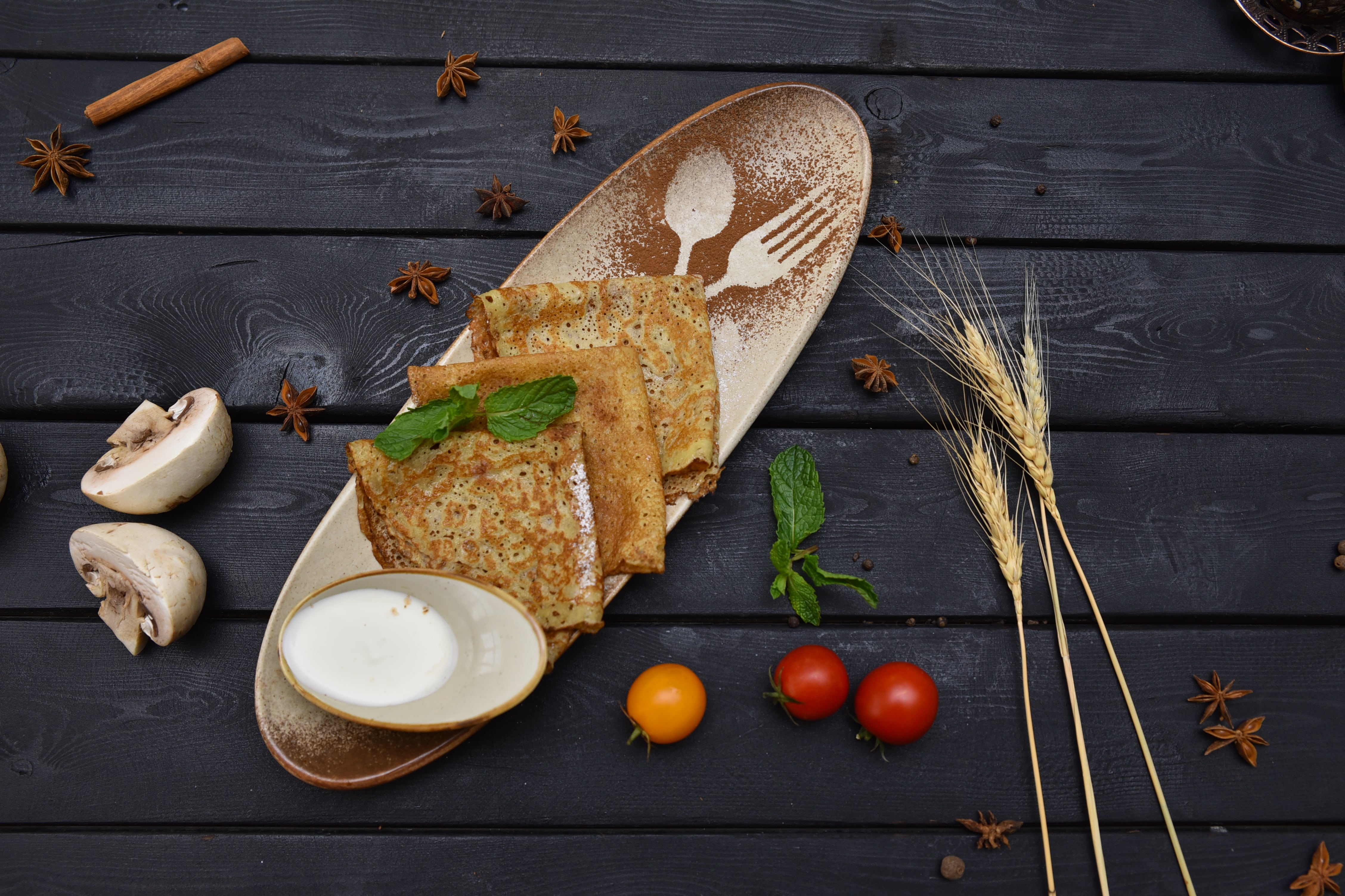 Блины со сметаной